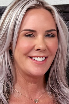 Noa Fox from HOTMILFSFUCK